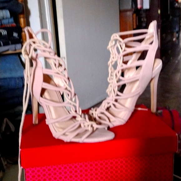 Woman's Pink high heel w/wrap around straps. size 7 only, by Nina Garcia. - Picture 2 of 4